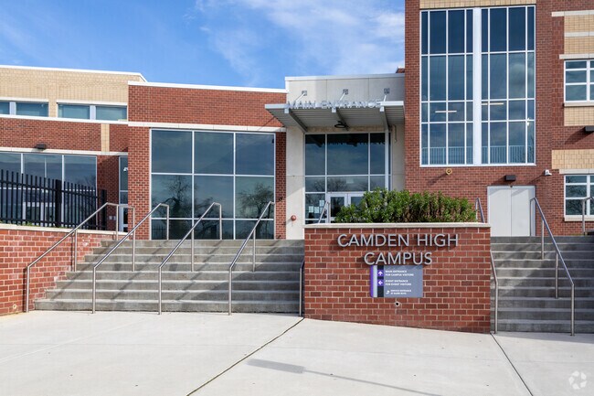 The student-teacher ratio of Camden High School is 11-1 according to Niche.