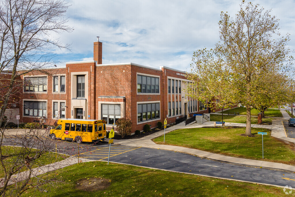 Alden Intermediate School is a well rated elementary school for grades 3-5.