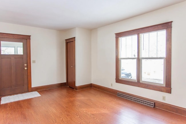 1610 17th Ave, Monroe, WI 53566 - photo 3