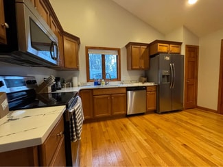 18 Old Hollis Rd, Biddeford, ME 04005