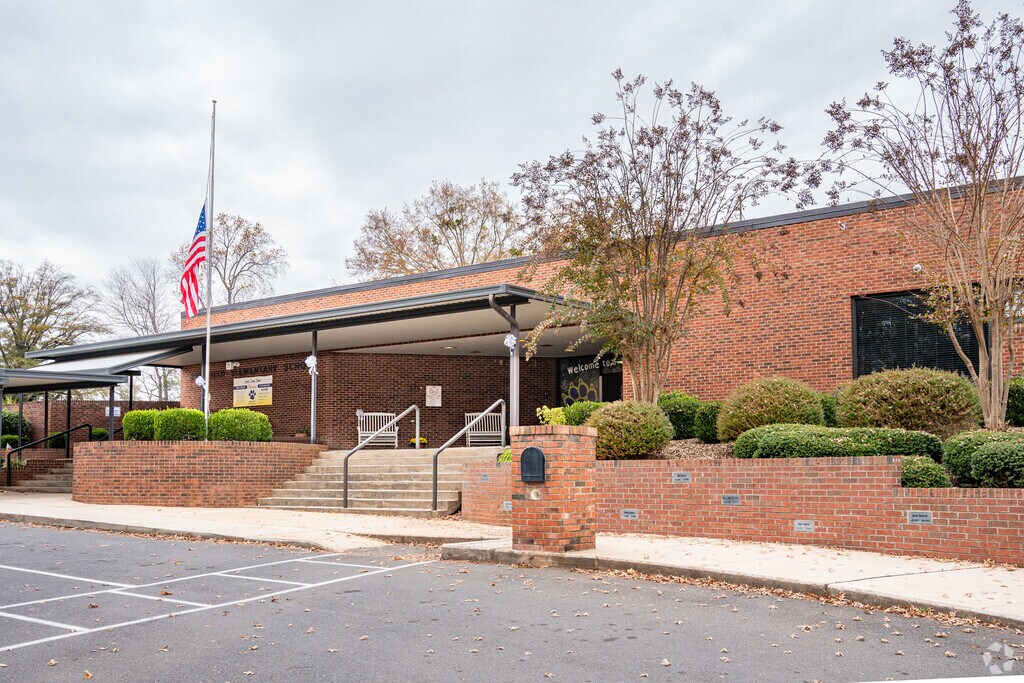 Stanfield Elementary School provides education in the neighborhood of 
Stanly County.