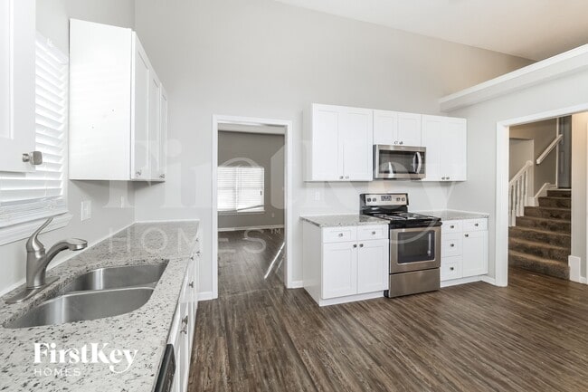 1611 Cooper Dr, Raymore, MO 64083 - photo 7