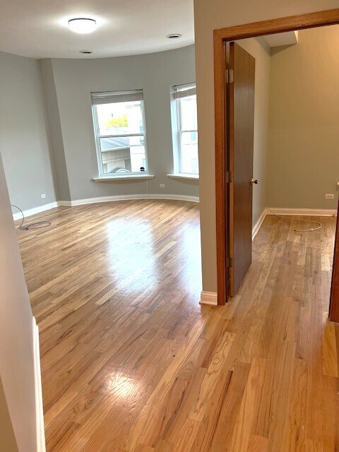 1019 62nd St E, Chicago, IL 60637 - photo 2