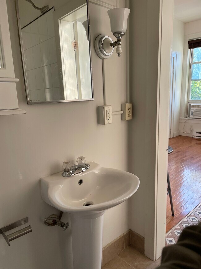 1173 7th St W unit 4, Saint Paul, MN 55102 - photo 5