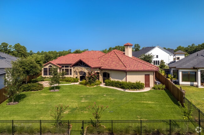 Although few in number, larger mansions can also be found in Old Town Spring.