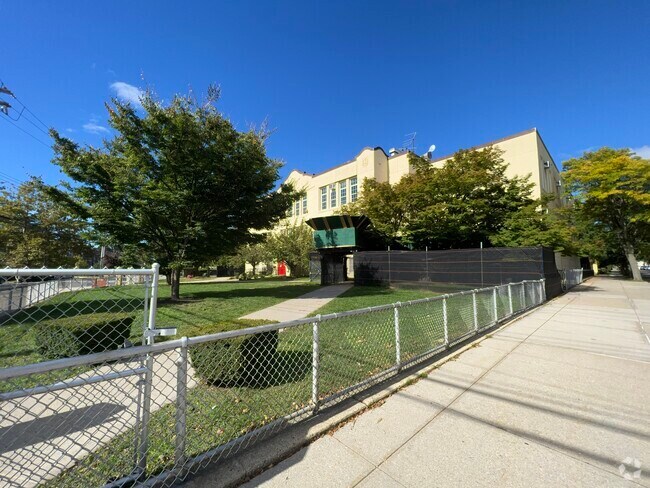 P.S. 94 - David D. Porter enrolls students from pre-k-5th grade in New York.
