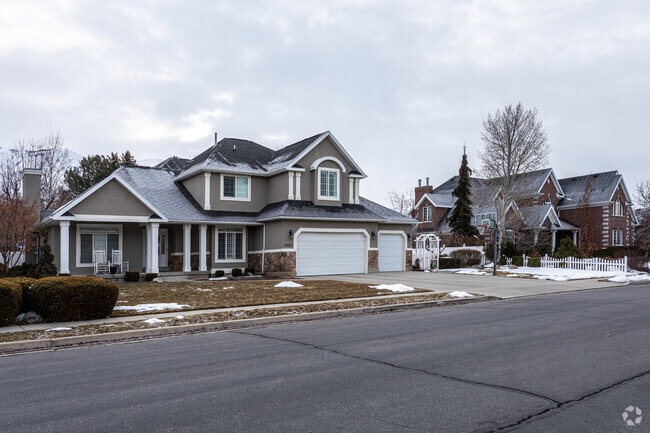 Highland residents can enjoy large driveways and spacious garages.