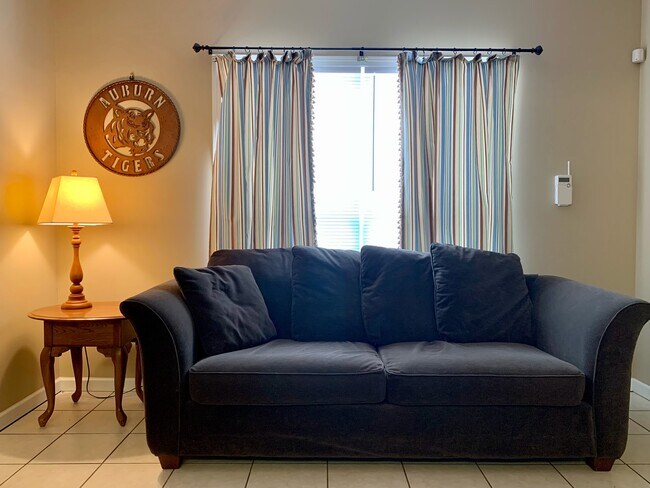 423 N Donahue Dr unit 2, Auburn, AL 36832 - photo 2