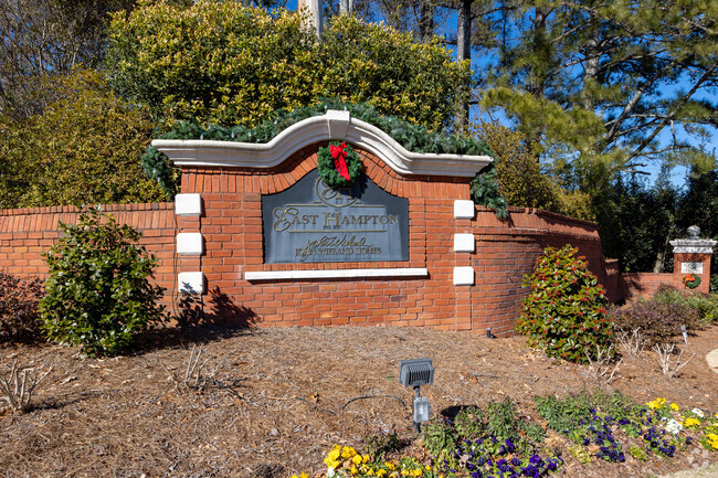 East Hampton is a lovely lakeside community in Rowell, Georgia.