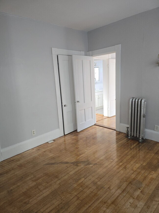 96 Ashland St unit 1, Manchester, NH 03104 - photo 2