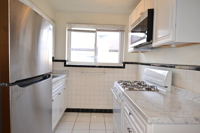 2532 Williams Ave unit 3, Cincinnati, OH 45212 - photo 5