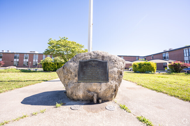 Locals love Warwick Veterans Middle School for it's convenient location and competent staff.