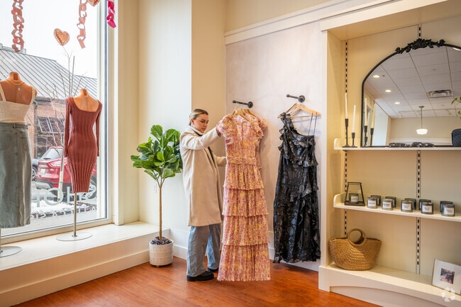 Shop Len Boutique is a locally owned chic shopping experience for Jefferson Highlands.