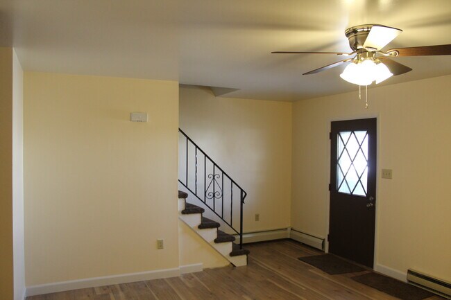 56 Saratoga Ct, Wilkes Barre, PA 18702 - photo 4