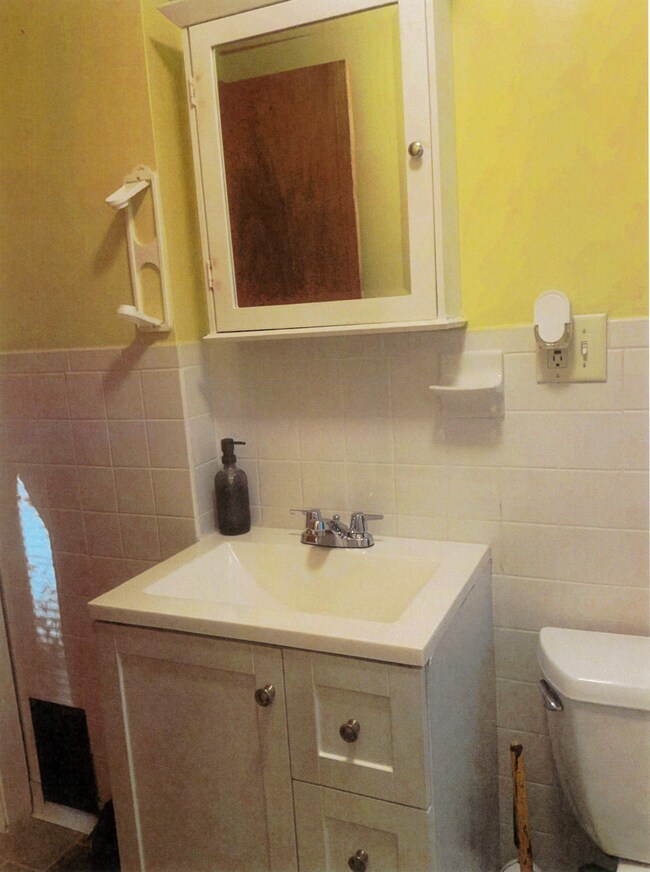 111 Florida St, Dorchester Center, MA 02124 - photo 5