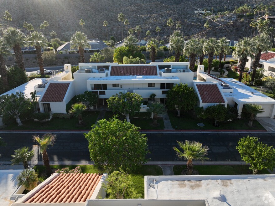 255 E Avenida Granada unit 211, Palm Springs, CA 92264 - photo 2