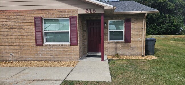 815 Trina Ln, Lakeland, FL 33809 - photo 2