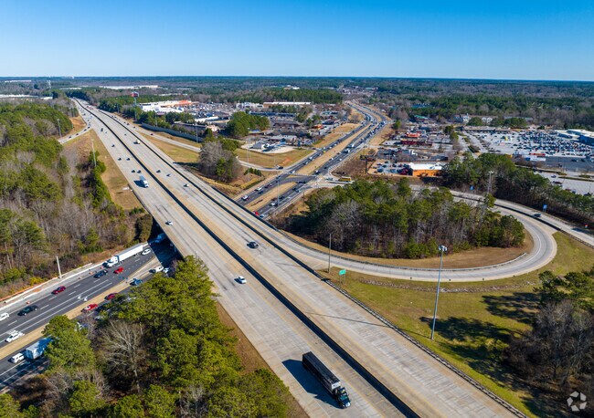 Newnan, GA has convenient access to the I-85 expressway for commuters to get to work each day.