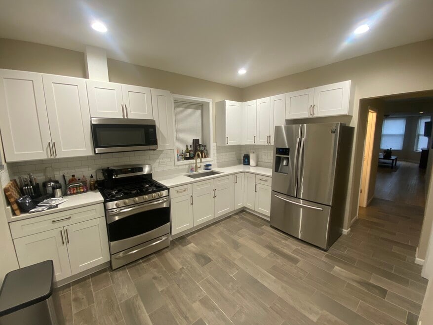 3128 W 38th Place unit Floor 1, Chicago, IL 60632 - photo 1