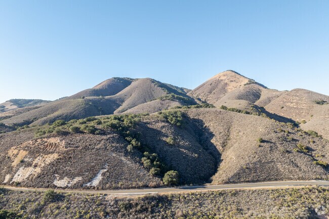 That Santa Ynez Mountians boarder Santa Maria to the North.