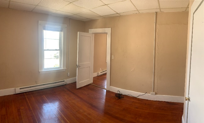 3 Negus St unit 3R, Webster, MA 01570 - photo 3