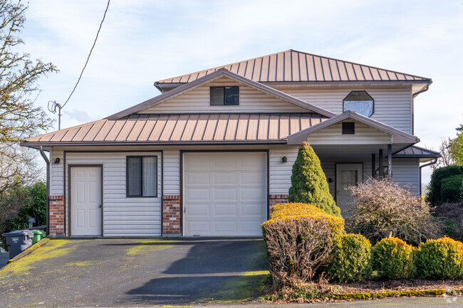 You can find beautiful multi level homes throughout the city of Saint Helens.
