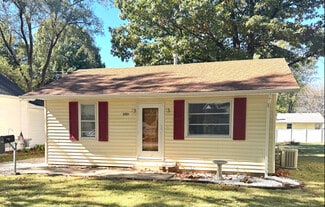 000 Rita Ave, Springfield, IL 62703