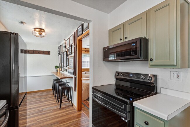 240 Koshkonong Dr, Edgerton, WI 53534 - photo 6