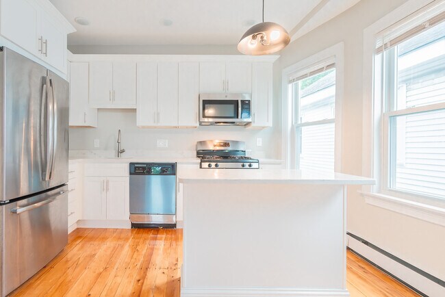 394 Centre St unit 3, Jamaica Plain, MA 02130 - photo 2