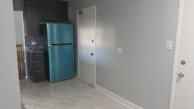 8892 Jody Ln unit 2G, Des Plaines, IL 60016 - photo 2