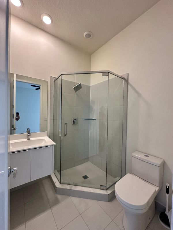 6681 NW 104th Ave, Doral, FL 33178