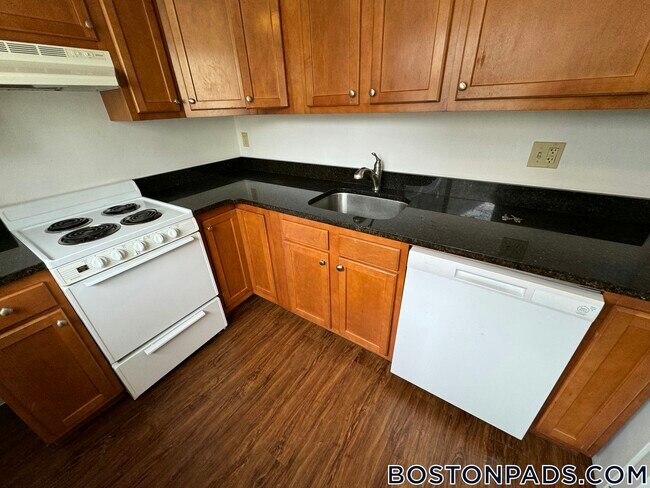 61 Selkirk Rd unit 1, Brighton, MA 02135 - photo 7