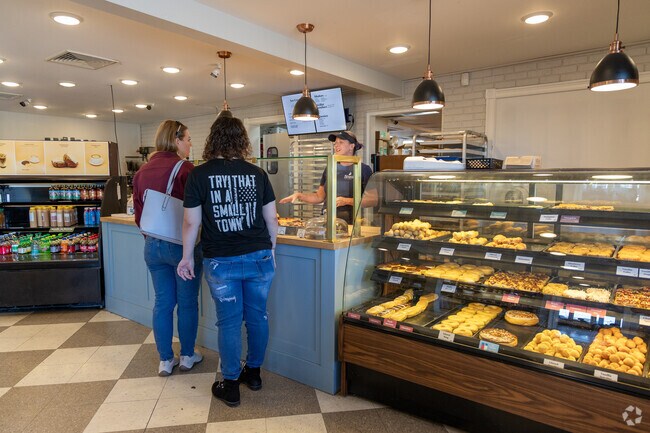 Dry Ridge combines convenience and flavor with national chains, and unique spots like Beans Cafe.