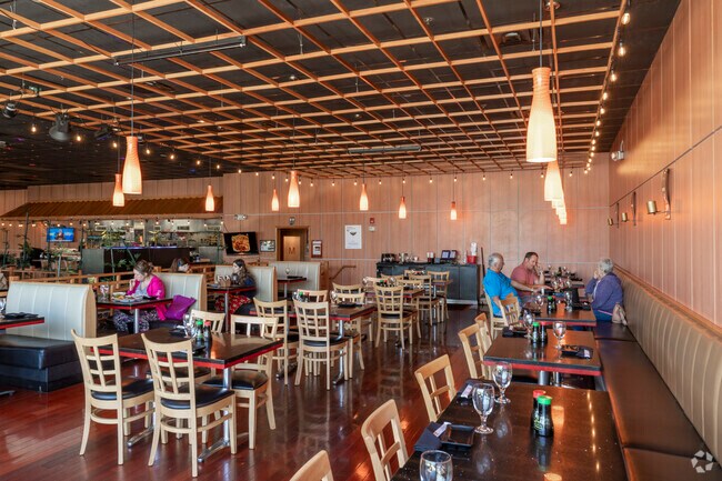 Residents of Country Lakes love Shinto Japanese Steakhouse & Sushi Lounge.