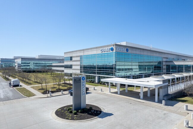 Many people live in Olentangy and work at JP Morgan Chase.