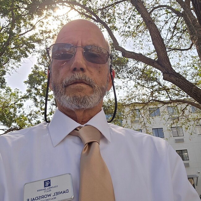 Agent Photo