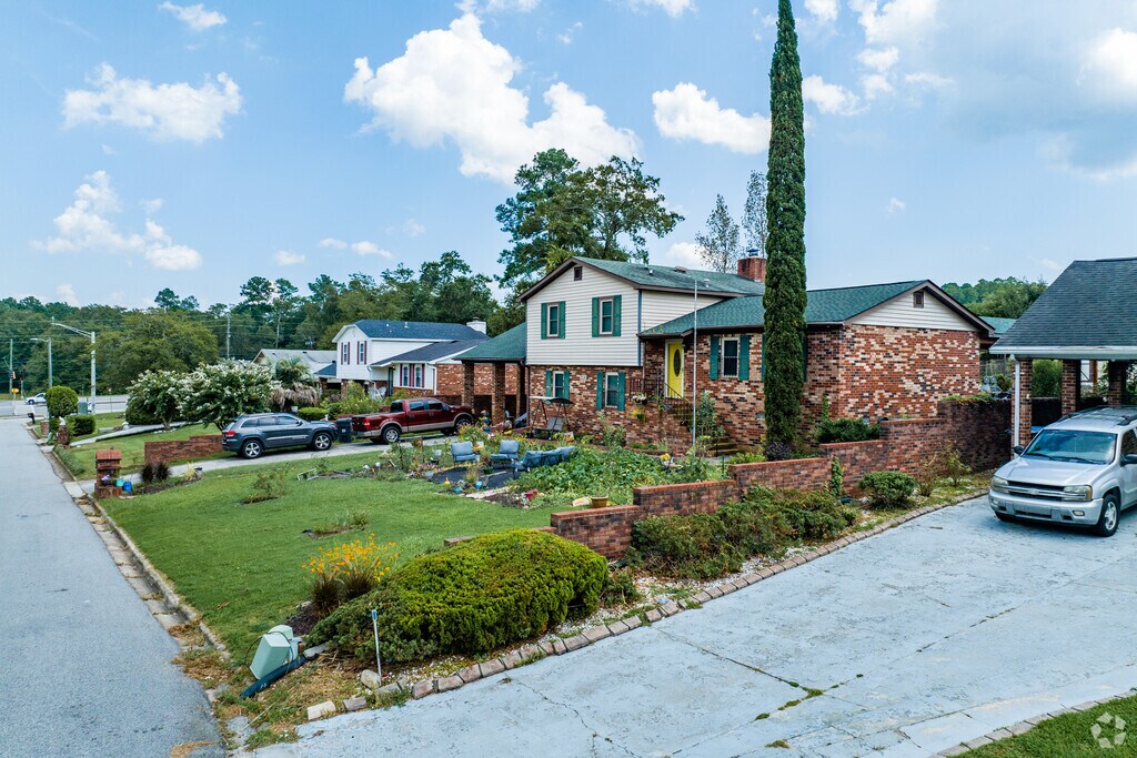 About Pepperidge Schools, Demographics, Things to Do