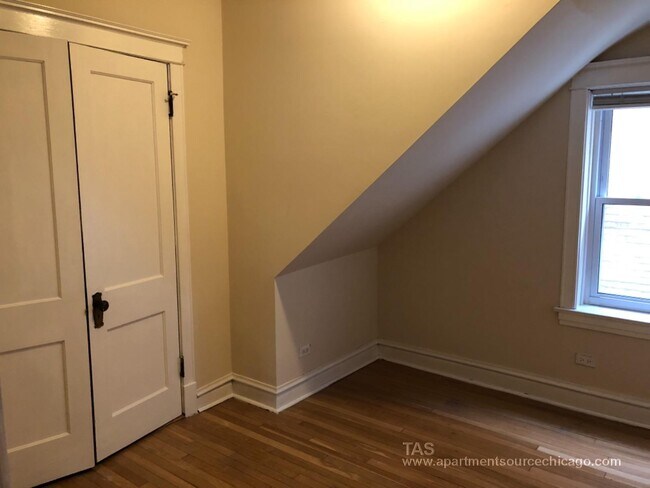 1440 W Addison St unit 2, Chicago, IL 60613 - photo 6