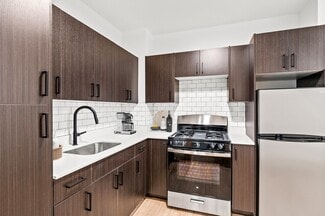25 E Palmer St, Detroit, MI 48202