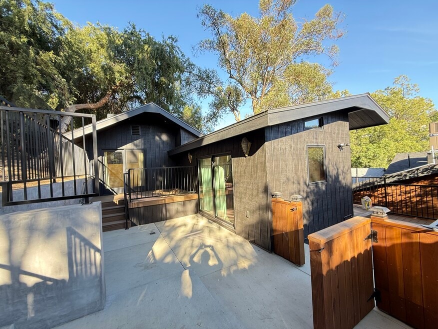 2115 Hyperion Ave, Los Angeles, CA 90027 - photo 1