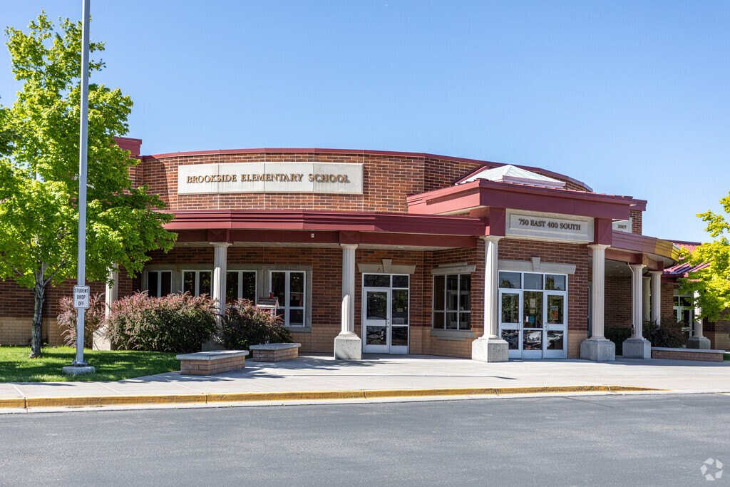 Brookside Elementary School is located in the East Hobble Creek neighborhood.