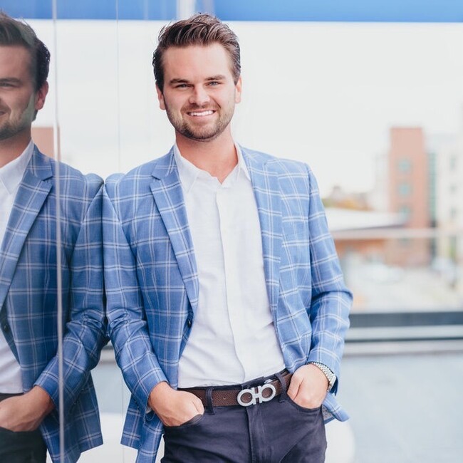 Agent Photo