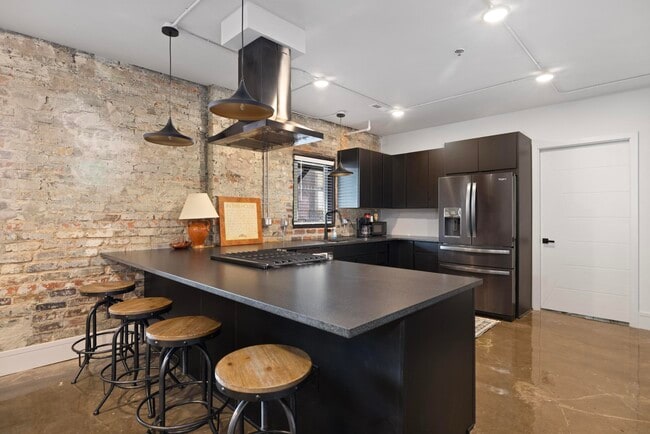 18 Bank St unit The Teller, Bristol, TN 37620 - photo 7