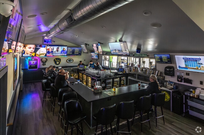Fourth and Long is a popular sports bar in Woodlawn Manor.