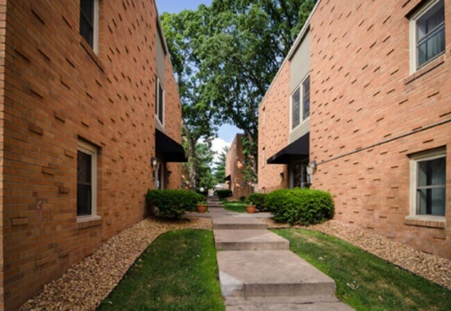 Robinwood Apartments, Minneapolis, MN 55422 - photo 5