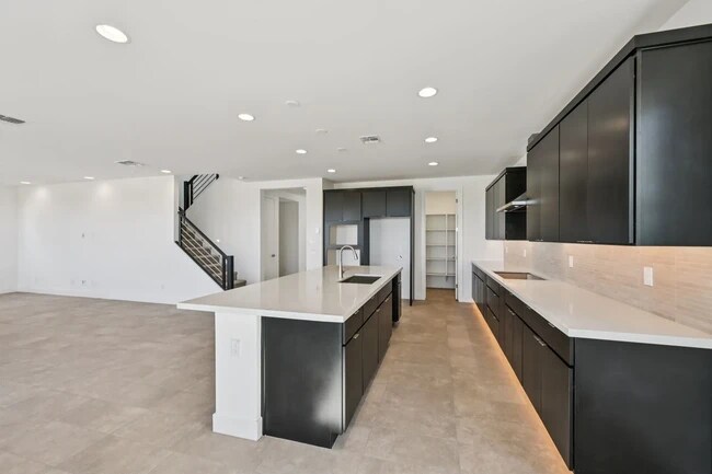 7950 W Griswold Rd, Peoria, AZ 85345 - photo 5