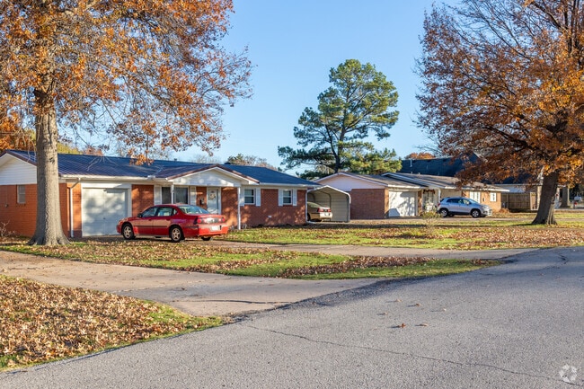 Ranch-style homes are scattered throughout the area of Central Wagoner.