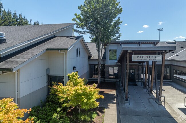 The student population of Pioneer Elementary School is 450 and the school serves PK-5.