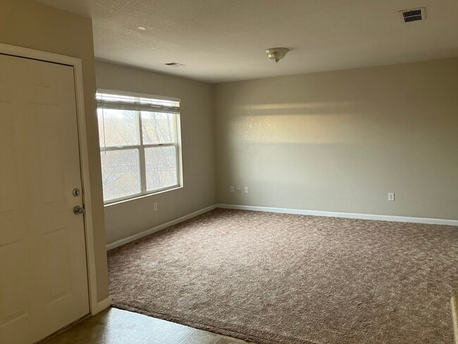 1701 Edgewater Ave unit Main, Cheyenne, WY 82009 - photo 3