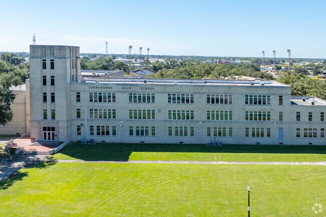 Terrebonne High School is ranked as one of Lousiana's Top 5 Standout High Schools and serves students living in South Side.
